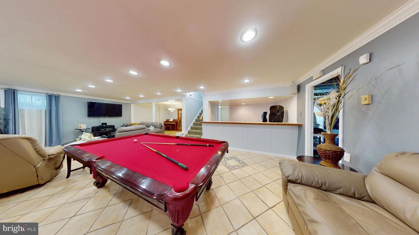 Billiard Table, Game Room, Interior, Recessed Lighting