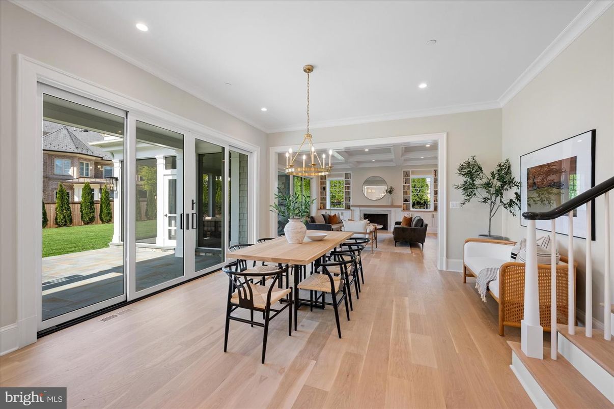 Chandelier, Dining room, Interior, Recessed Lighting, Wood Texture Flooring