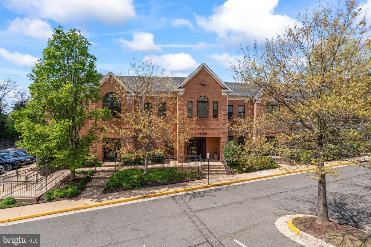 Exterior, Facade, Brick Facade, French Provincial