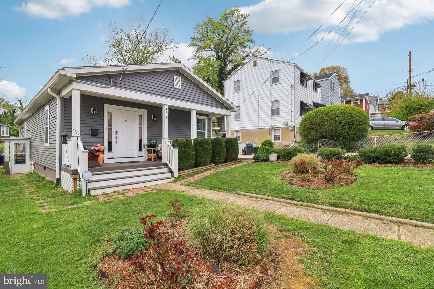 Backyard, Exterior, Facade, Queen Anne Victorian
