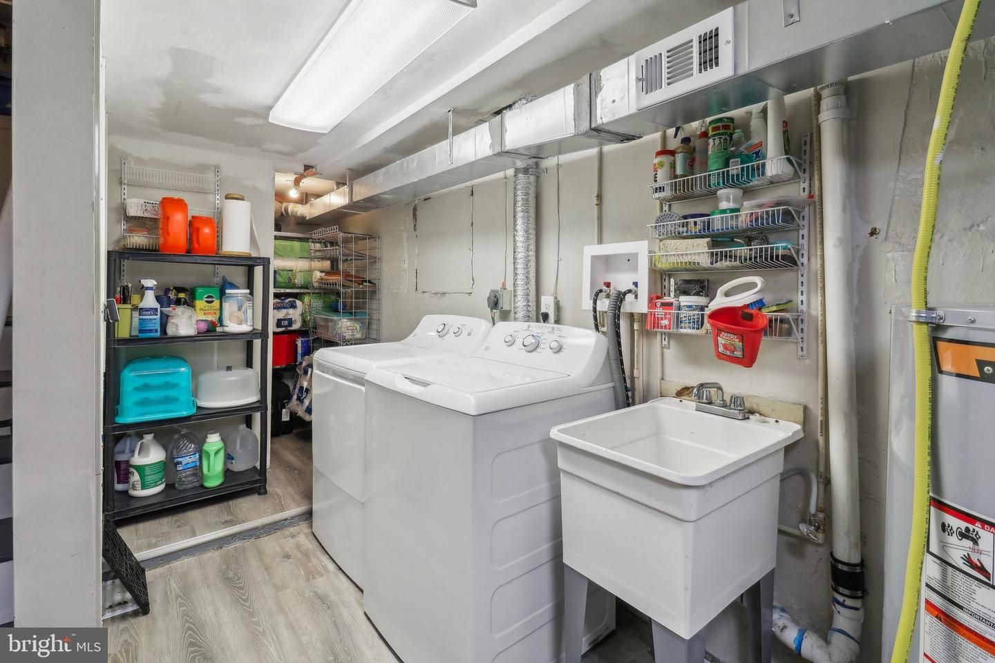 Interior, Utility Closets, Washer, Wood Texture Flooring