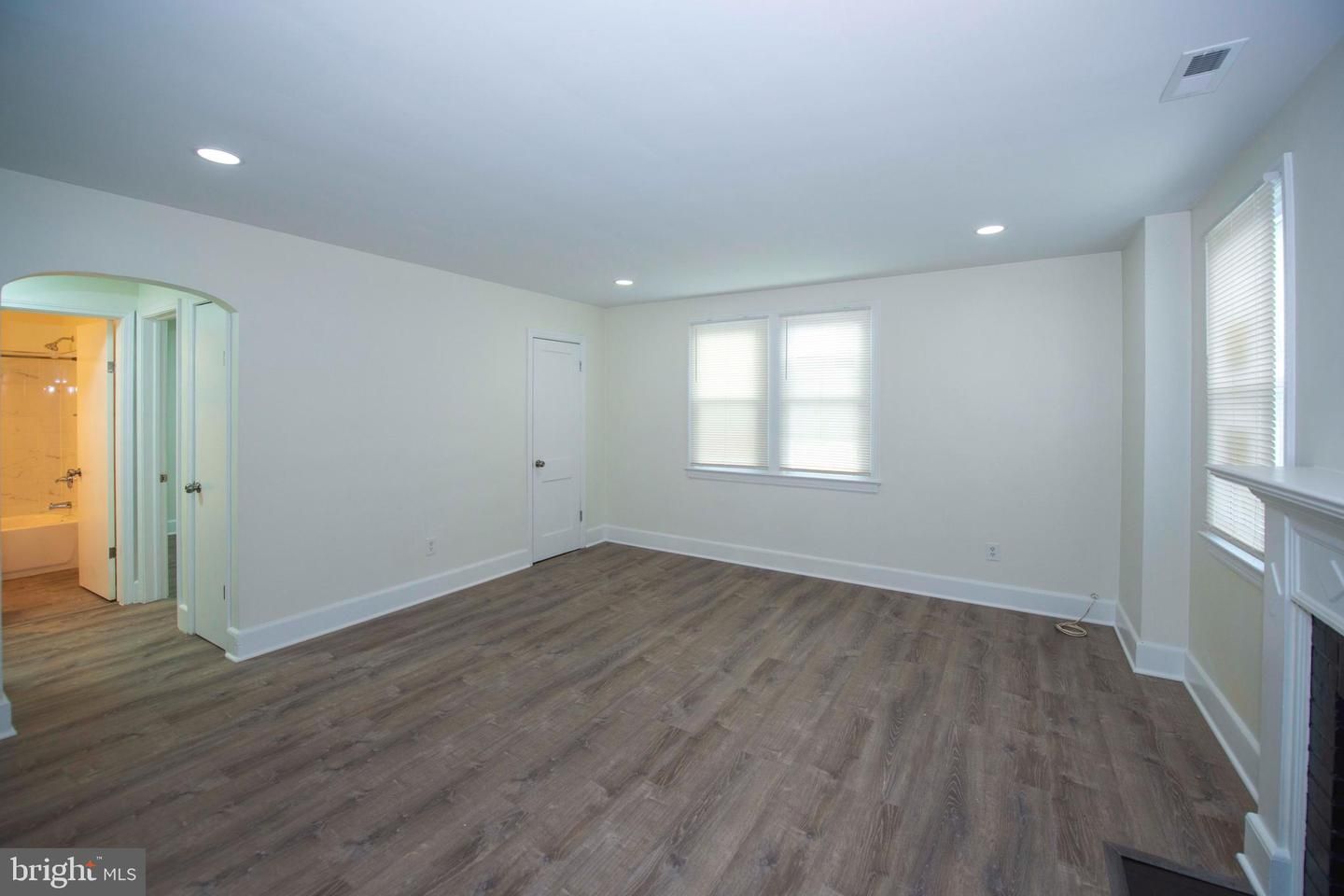 Bathroom, Empty room, Interior, Recessed Lighting, Wood Texture Flooring