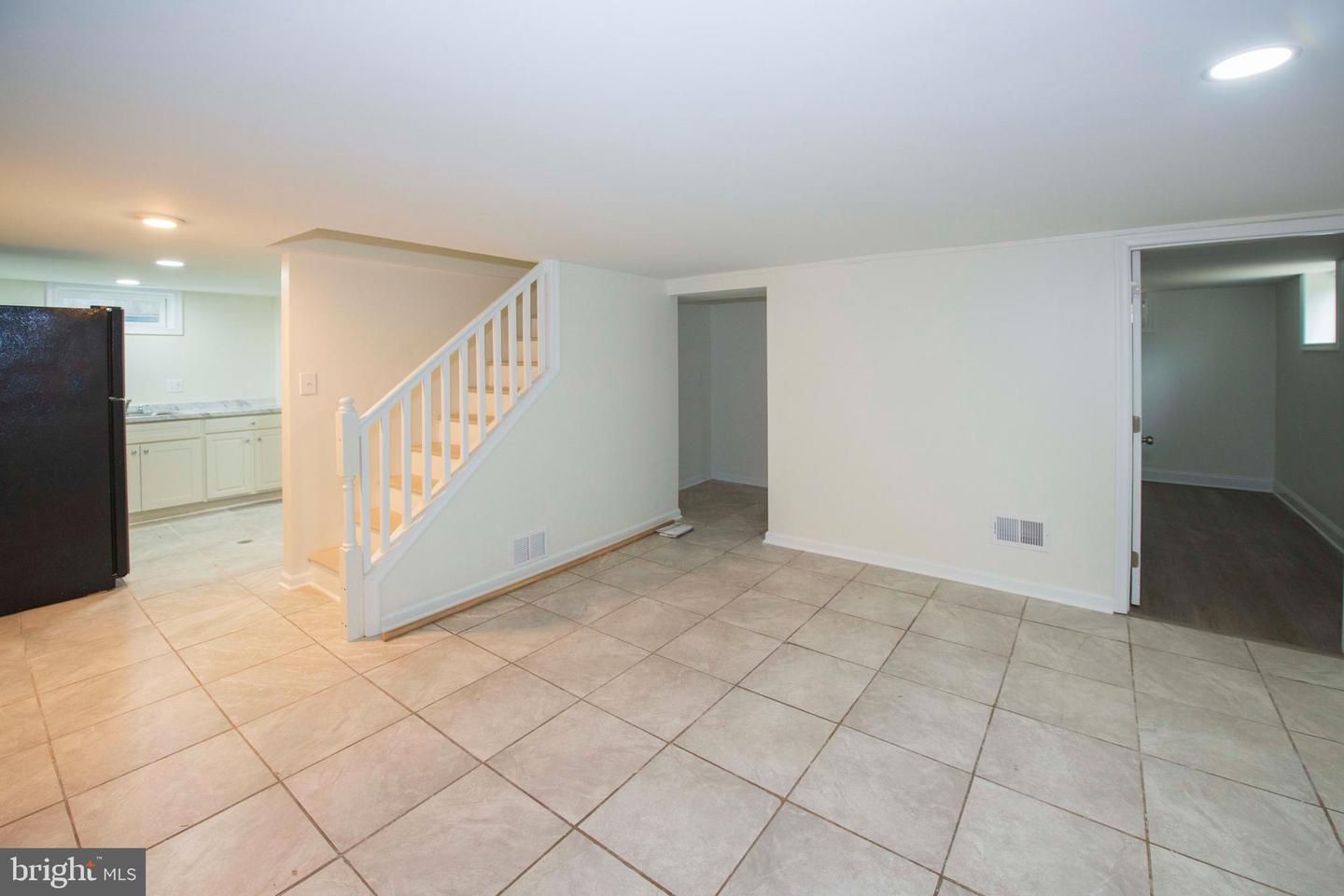 Empty room, Interior, Kitchen, Recessed Lighting