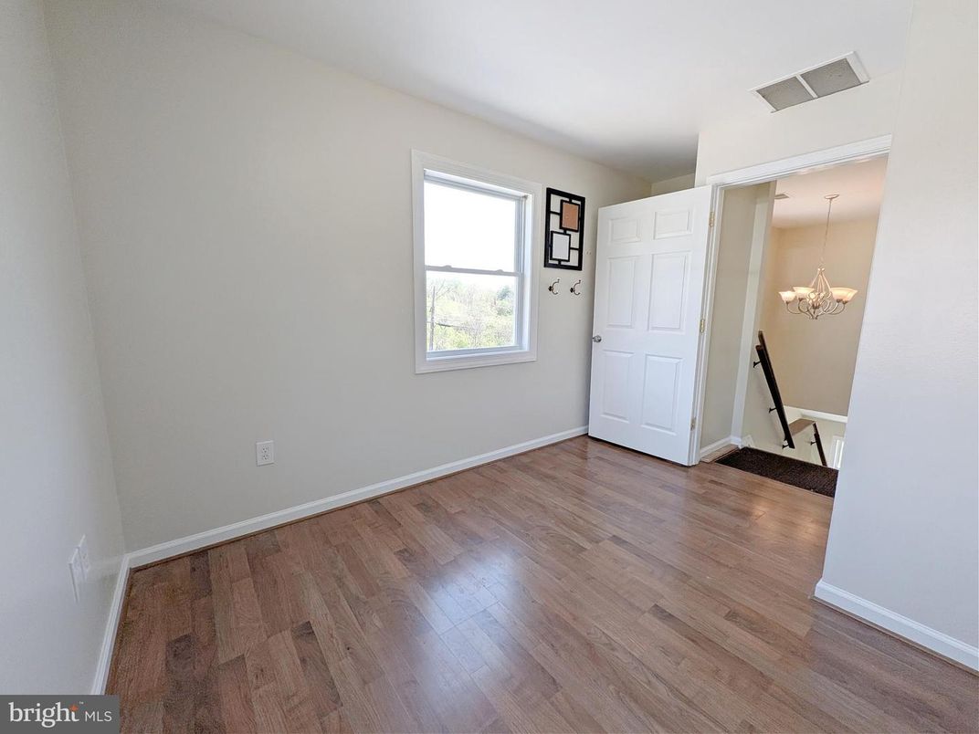 Chandelier, Empty room, Interior, Wood Texture Flooring