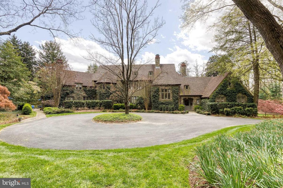 Backyard, Exterior, Facade, Cape Cod