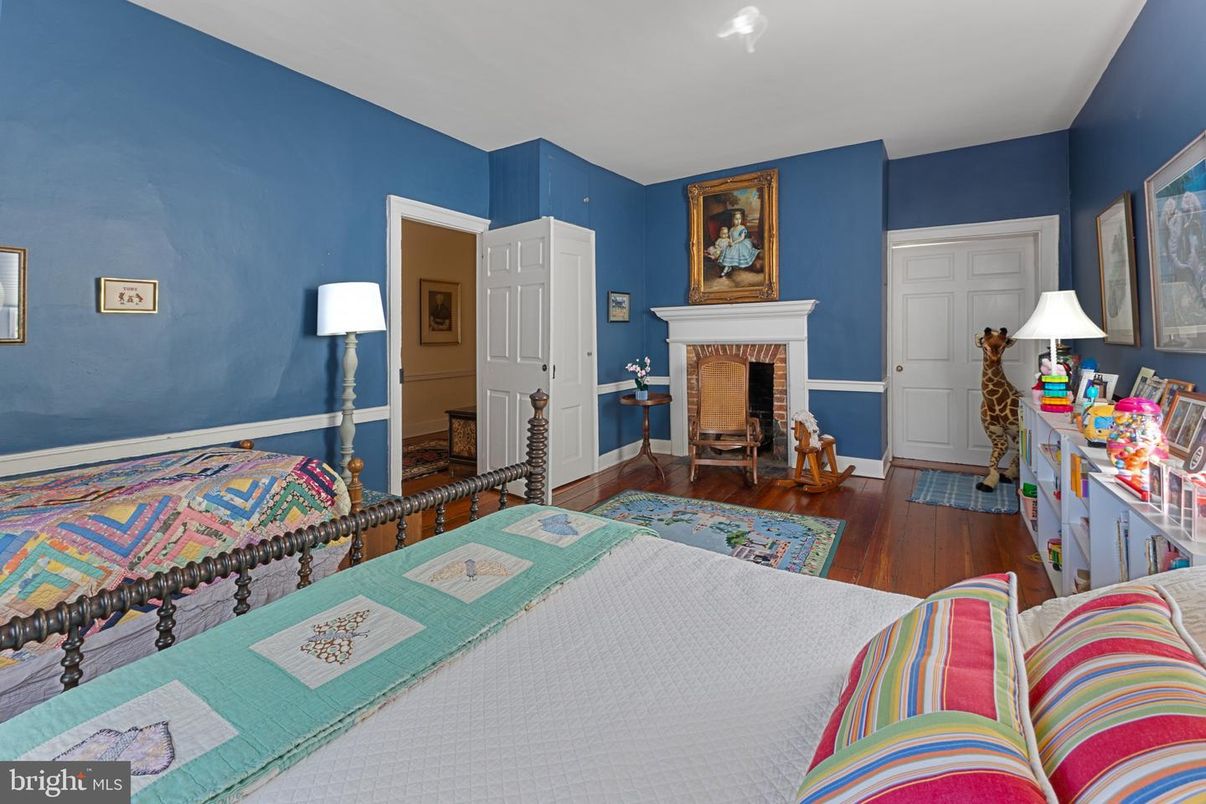 Bedroom, Fireplace, Interior, Wood Texture Flooring