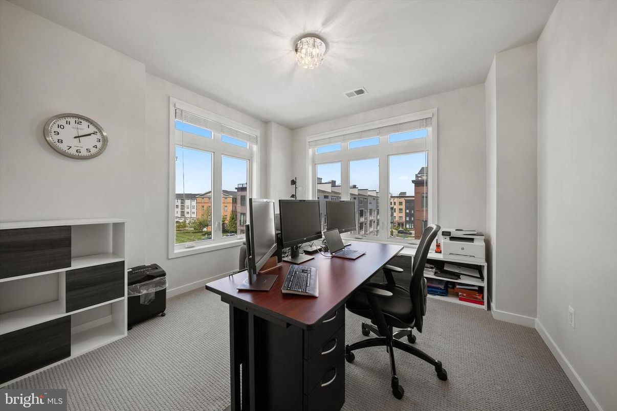 Home Office, Interior