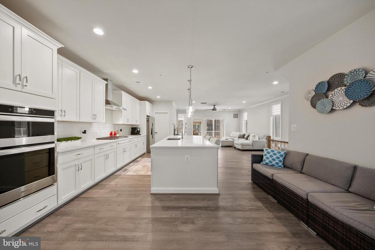 Interior, Kitchen, Living room, Pendant Lights, Recessed Lighting, Stainless Steel Appliances, Wood Texture Flooring