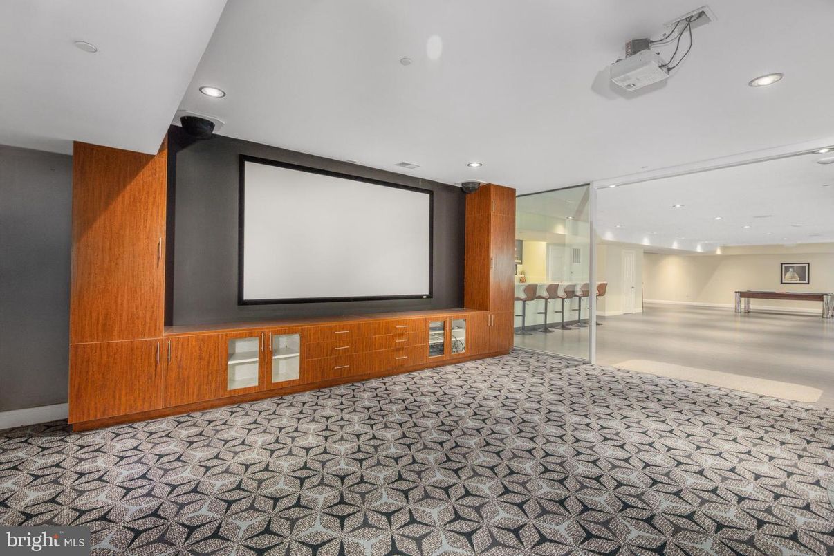 Interior, Projection Screen, Recessed Lighting, Theatre Room