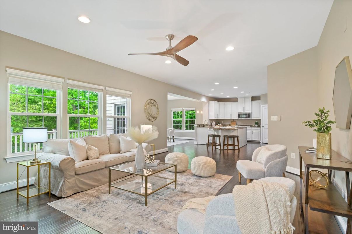 Interior, Kitchen, Living room, Recessed Lighting, Wood Texture Flooring