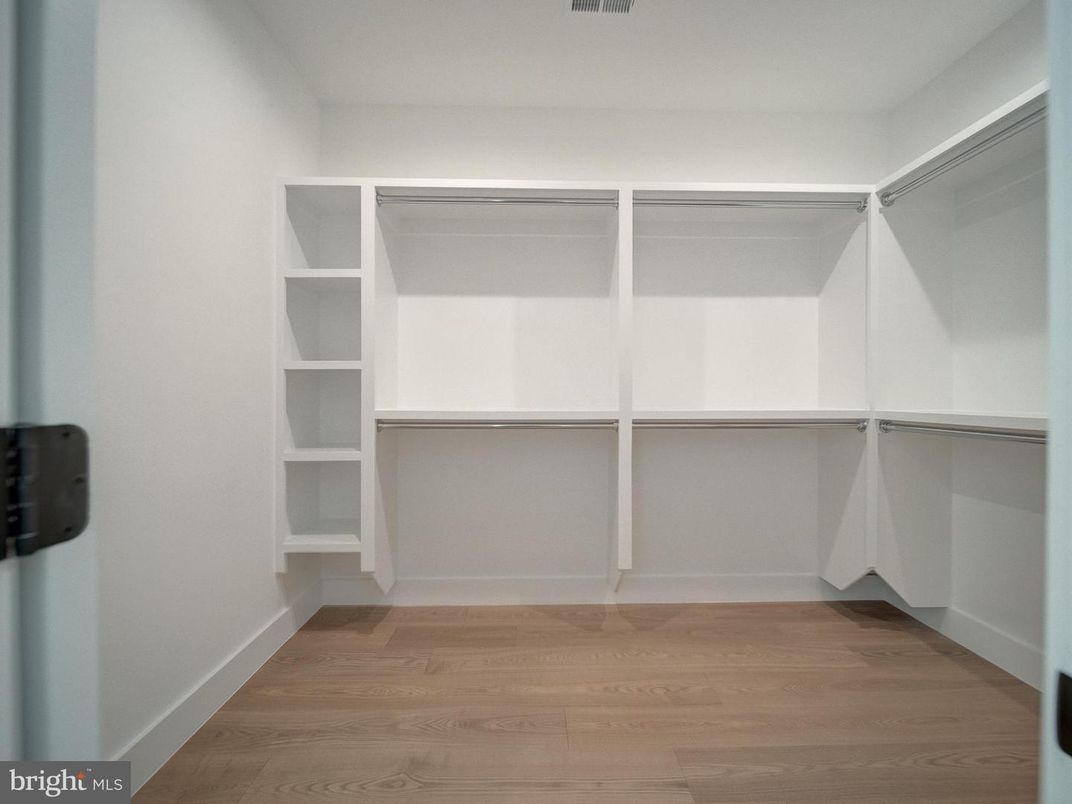 Interior, Walk-in Closets, Wood Texture Flooring