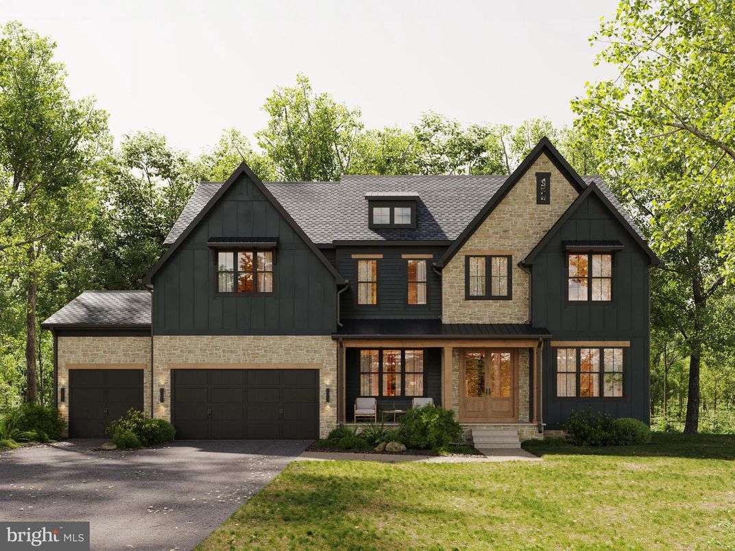 Attached, Exterior, Facade, Farmhouse