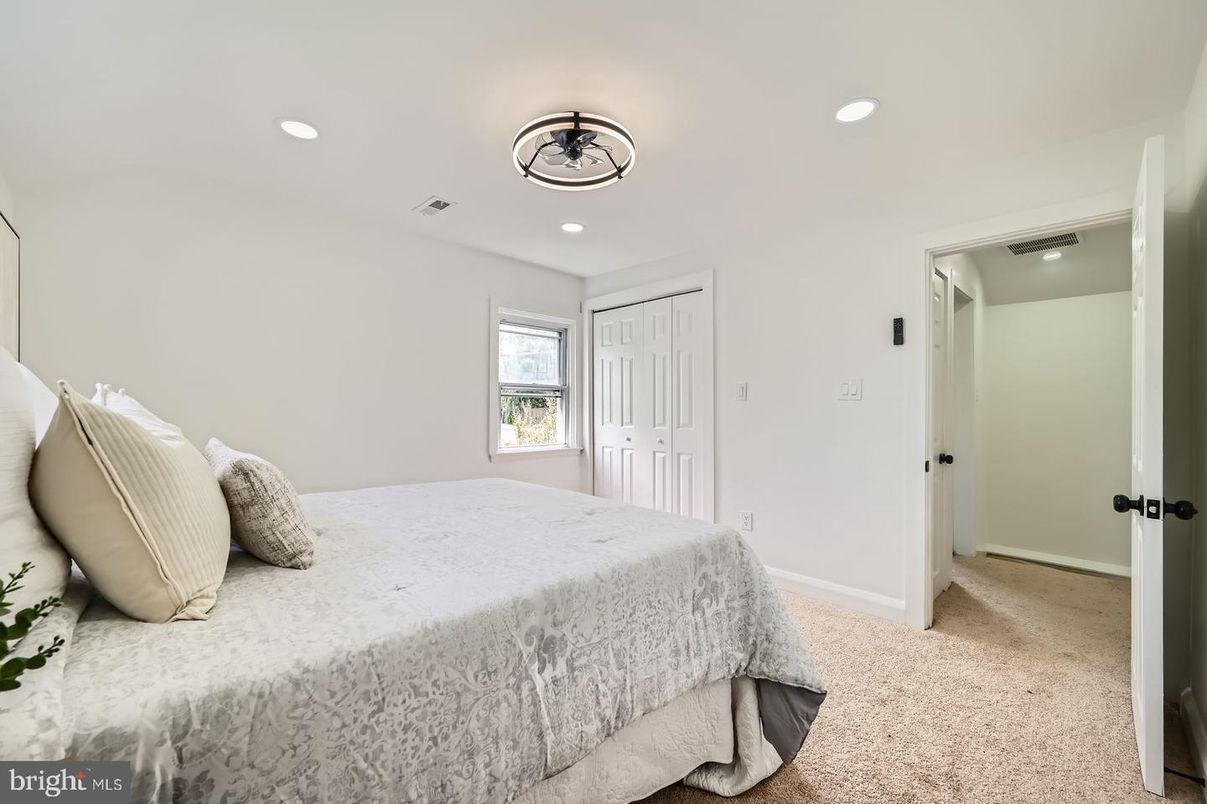 Bedroom, Interior, Recessed Lighting