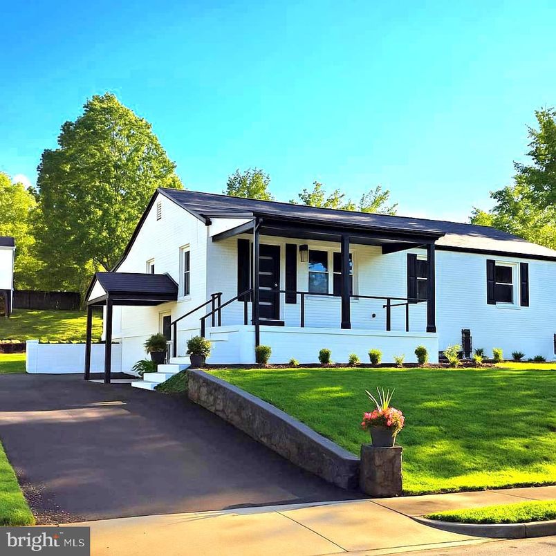 Attached, Backyard, Exterior, Facade, Farmhouse