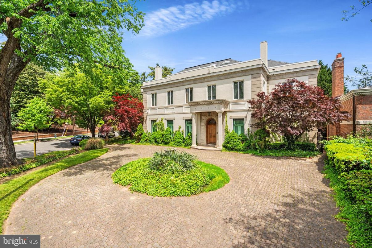 Backyard, Exterior, Facade, Georgian