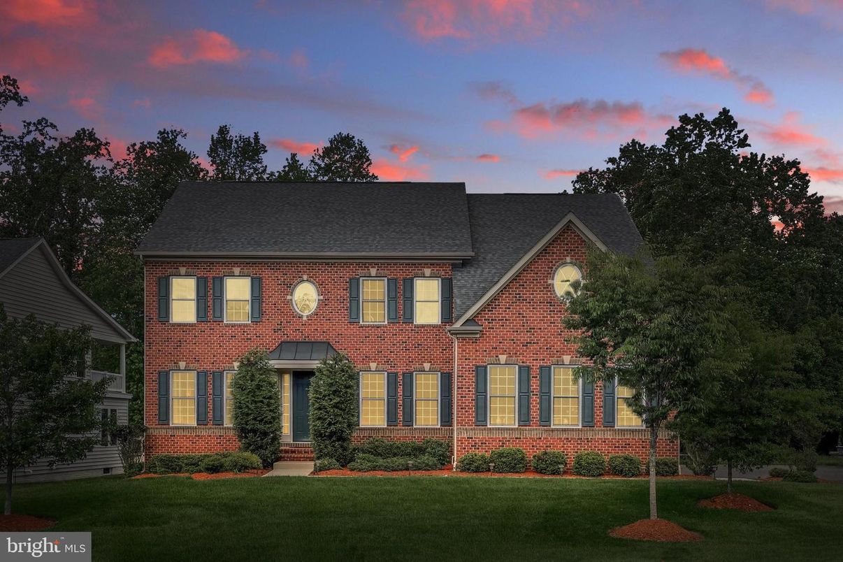 Exterior, Facade, Brick Facade, Georgian