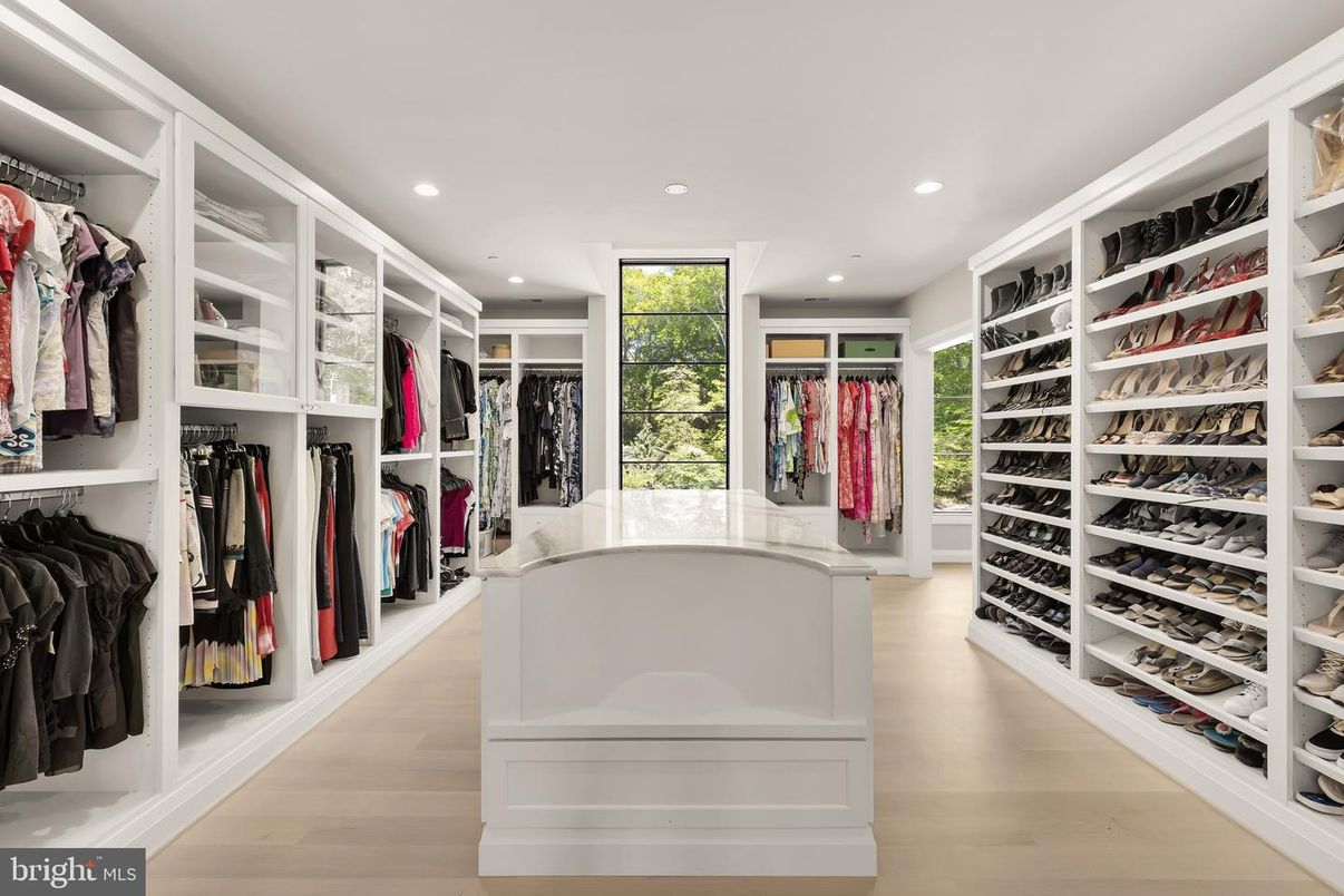 Interior, Recessed Lighting, Walk-in Closets, Wood Texture Flooring