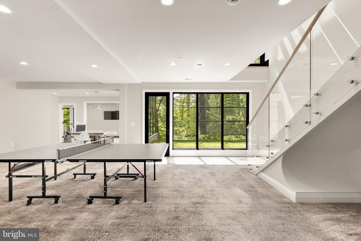 Game Room, Interior, Recessed Lighting