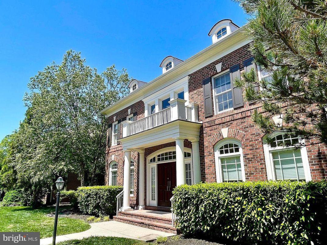 Exterior, Facade, Brick Facade, Georgian