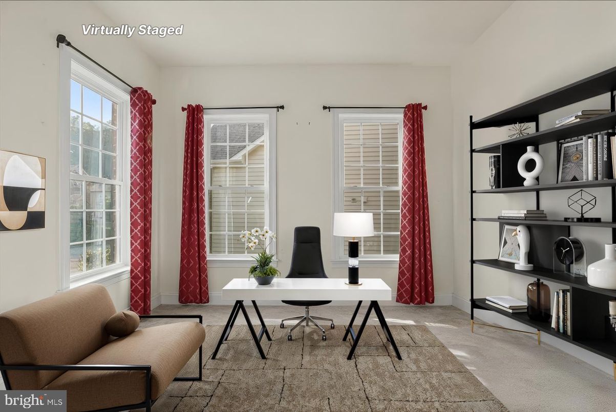 Home Office, Interior