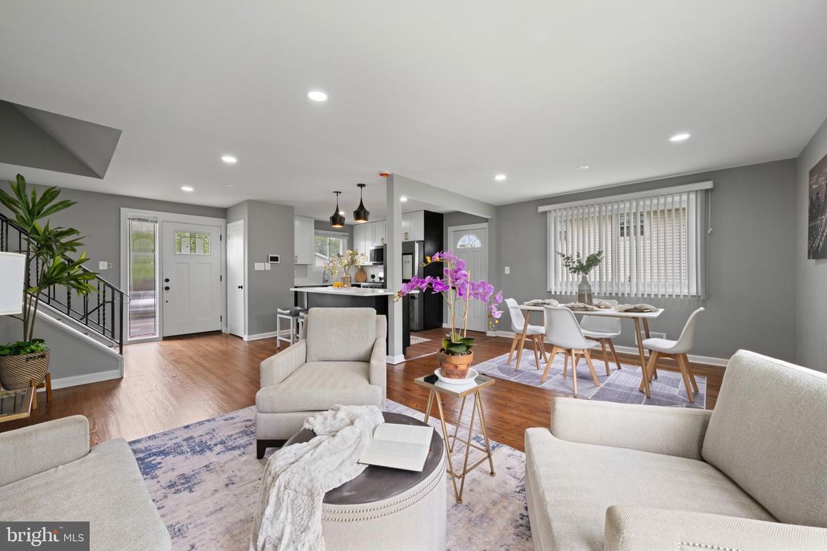 Dining room, Interior, Kitchen, Living room, Pendant Lights, Recessed Lighting, Stainless Steel Appliances, Wood Texture Flooring