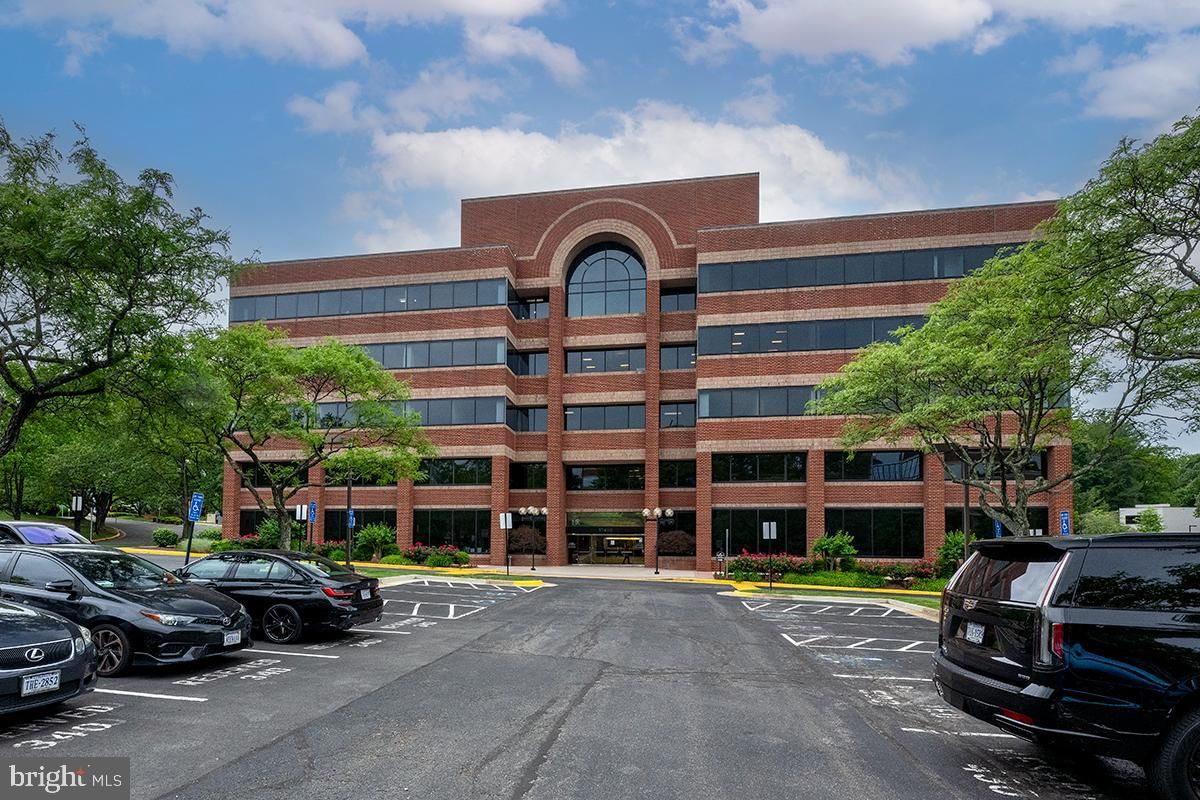 Exterior, Facade, Brick Facade, Condo Building