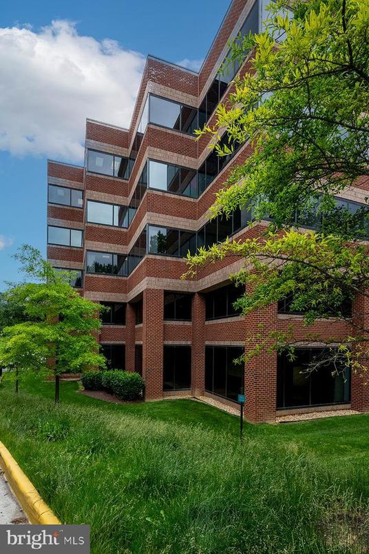 Backyard, Exterior, Facade, Brick Facade, Condo Building