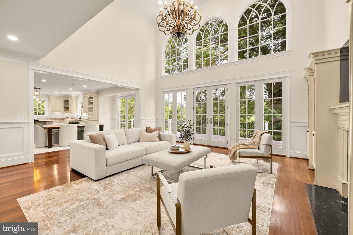 Chandelier, Interior, Kitchen, Living room, Recessed Lighting, Wood Texture Flooring