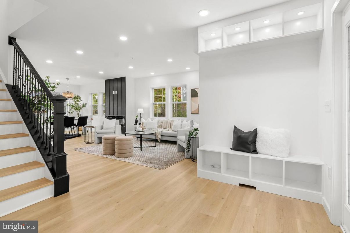 Dining room, Interior, Living room, Recessed Lighting, Wood Texture Flooring