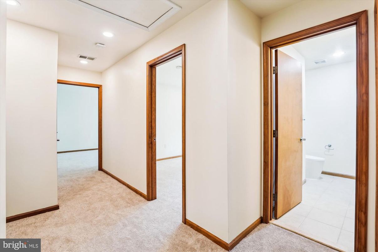 Bathroom, Interior, Recessed Lighting