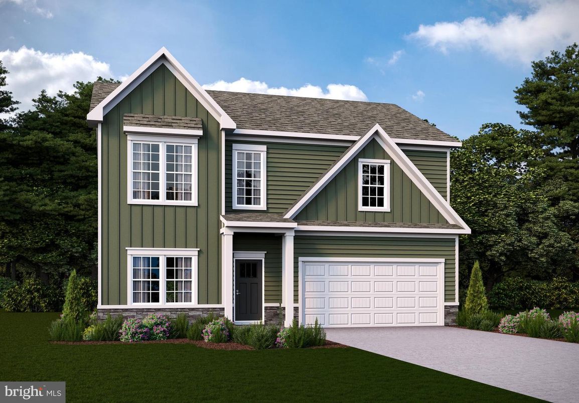 Attached, Exterior, Facade, Farmhouse