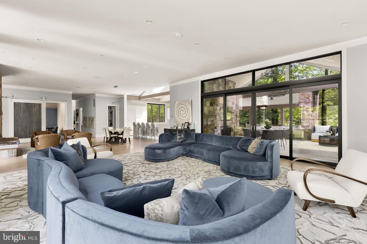 Dining room, Interior, Living room, Marble, Recessed Lighting