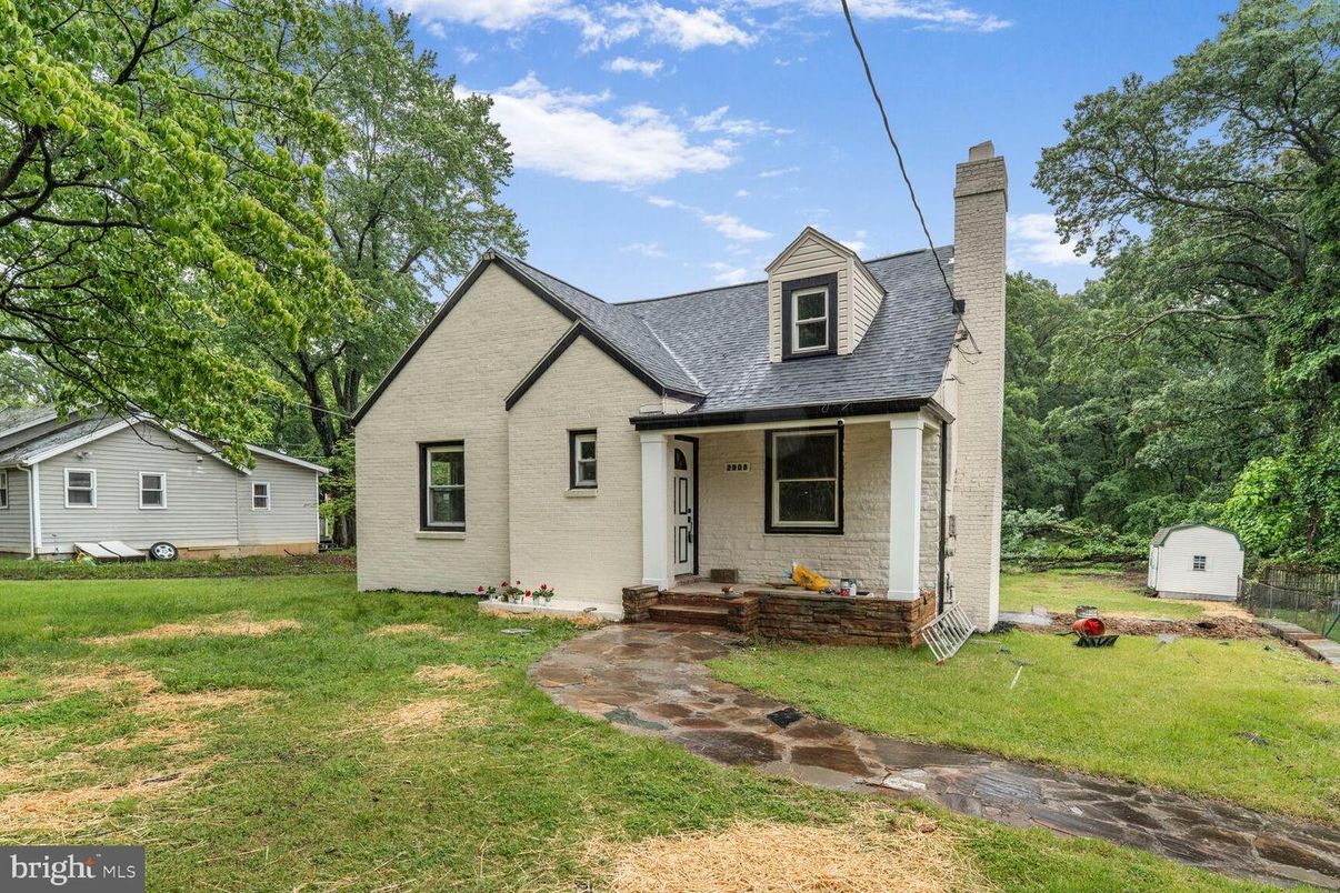 Backyard, Exterior, Facade, Cape Cod