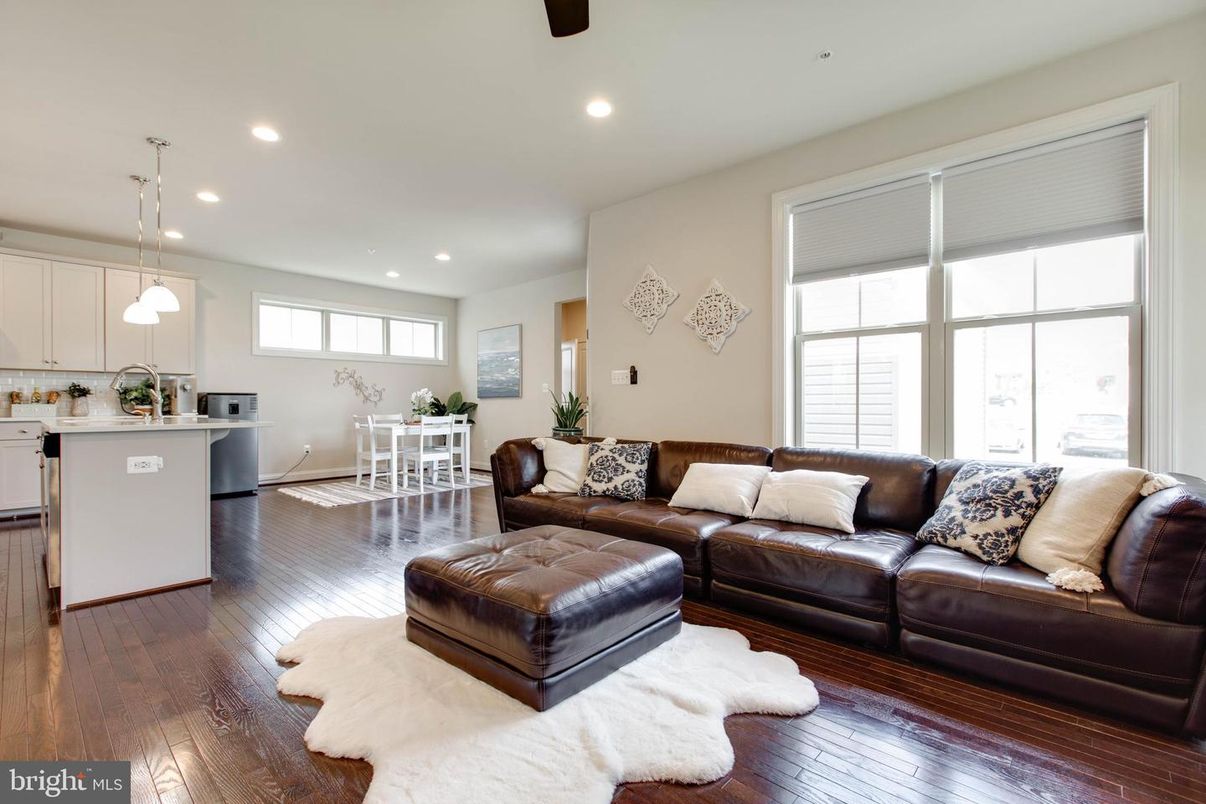 Dining room, Interior, Kitchen, Living room, Pendant Lights, Recessed Lighting, Wood Texture Flooring