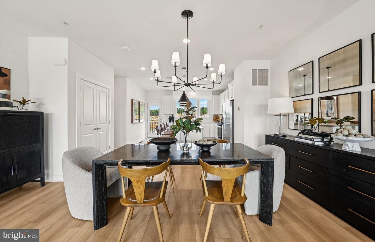 Chandelier, Dining room, Interior, Pendant Lights, Recessed Lighting, Wood Texture Flooring