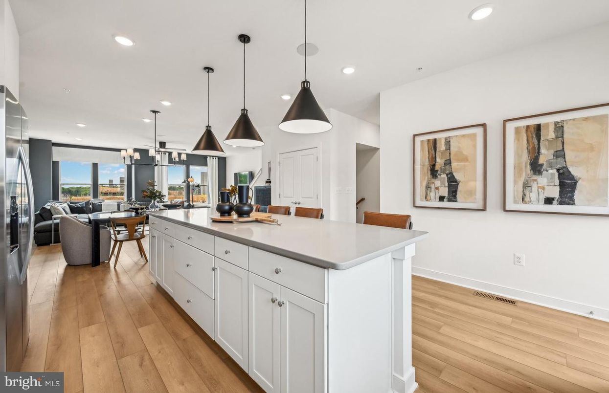 Dining room, Interior, Kitchen, Living room, Pendant Lights, Recessed Lighting, Wood Texture Flooring