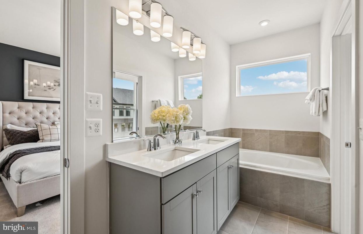 Bathroom, Bedroom, Interior, Recessed Lighting