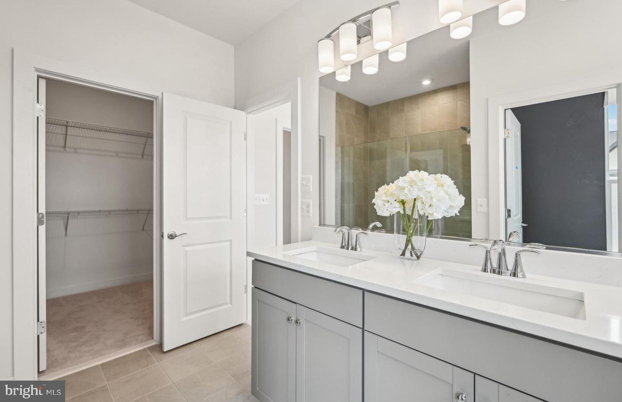 Bathroom, Dual Sink Vanities, Interior, Walk-in Closets