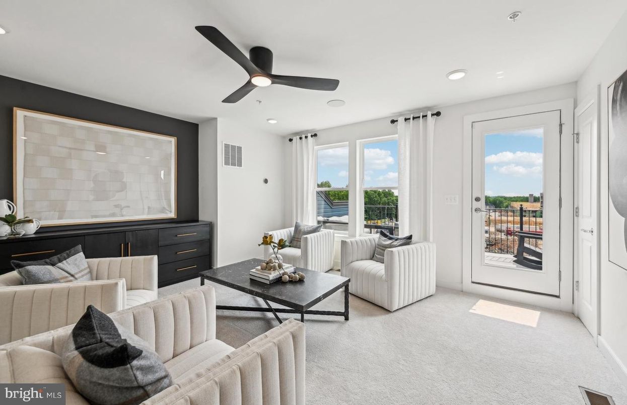 Interior, Living room, Recessed Lighting, Water