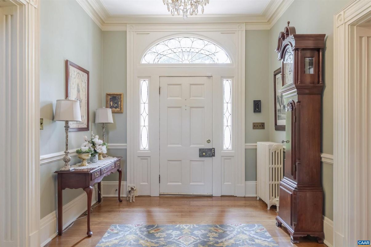 Chandelier, Interior, Wood Texture Flooring