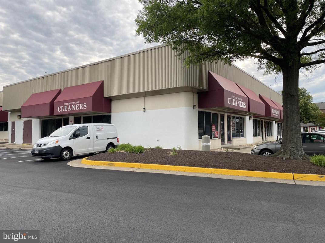 Exterior, Facade, None