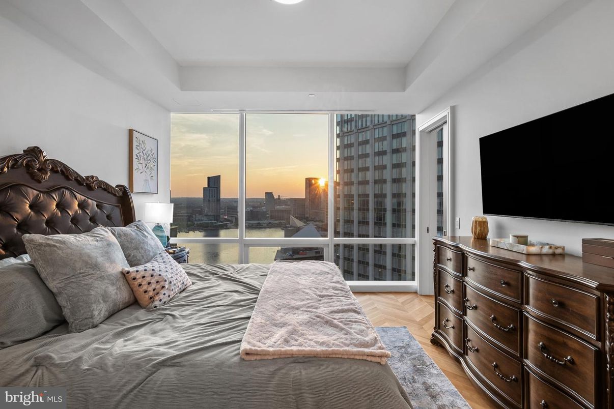 Bedroom, Interior, Water, Wood Texture Flooring