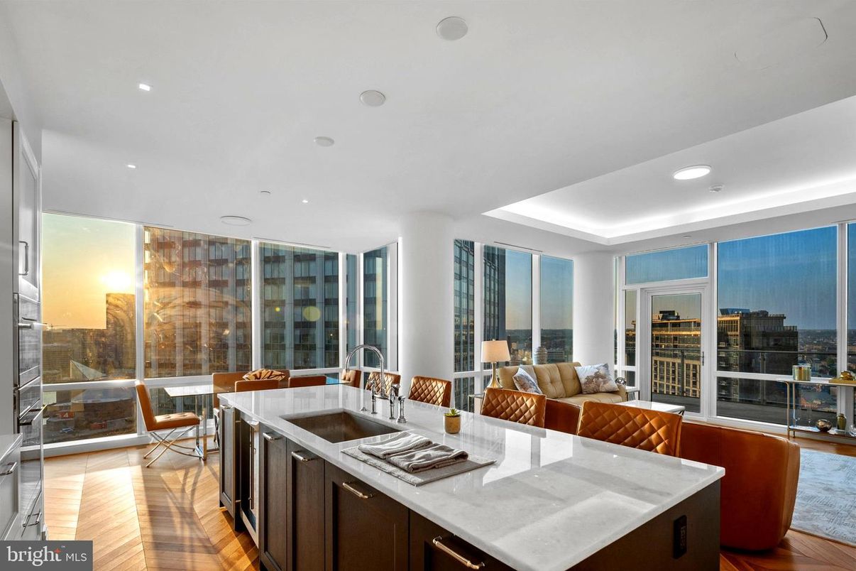 Dining room, Interior, Kitchen, Recessed Lighting, Wood Texture Flooring