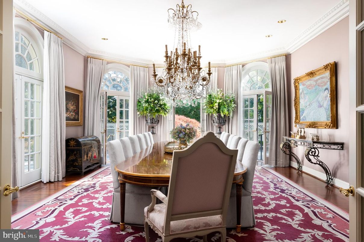 Chandelier, Dining room, Interior, Recessed Lighting, Wood Texture Flooring