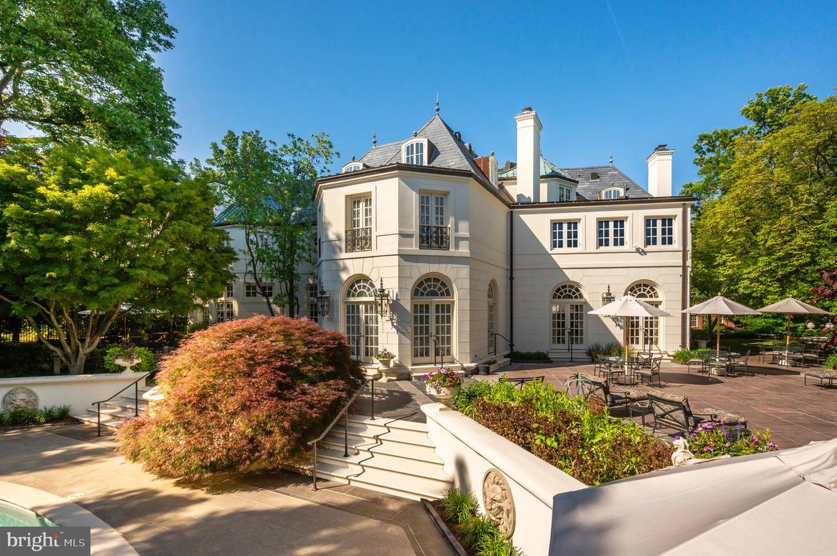 Exterior, Facade, French Provincial