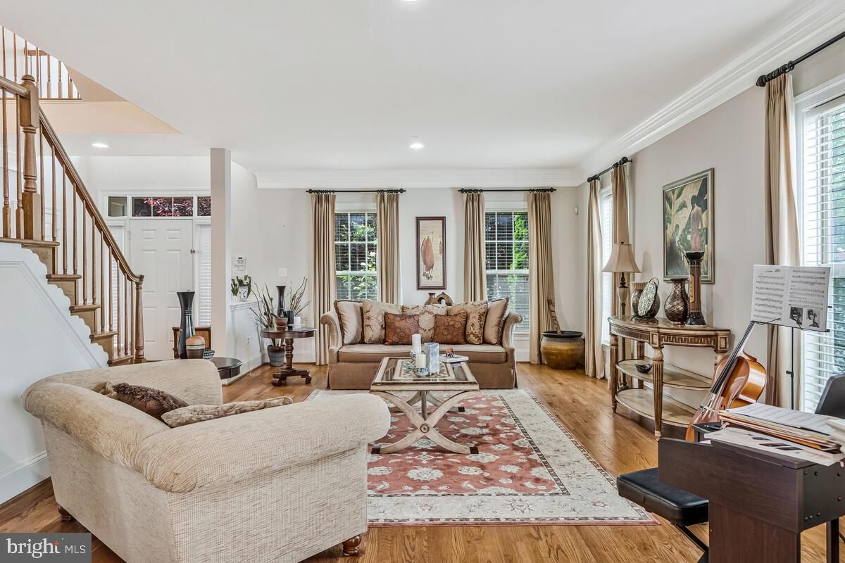 Interior, Living room, Piano, Recessed Lighting, Wood Texture Flooring