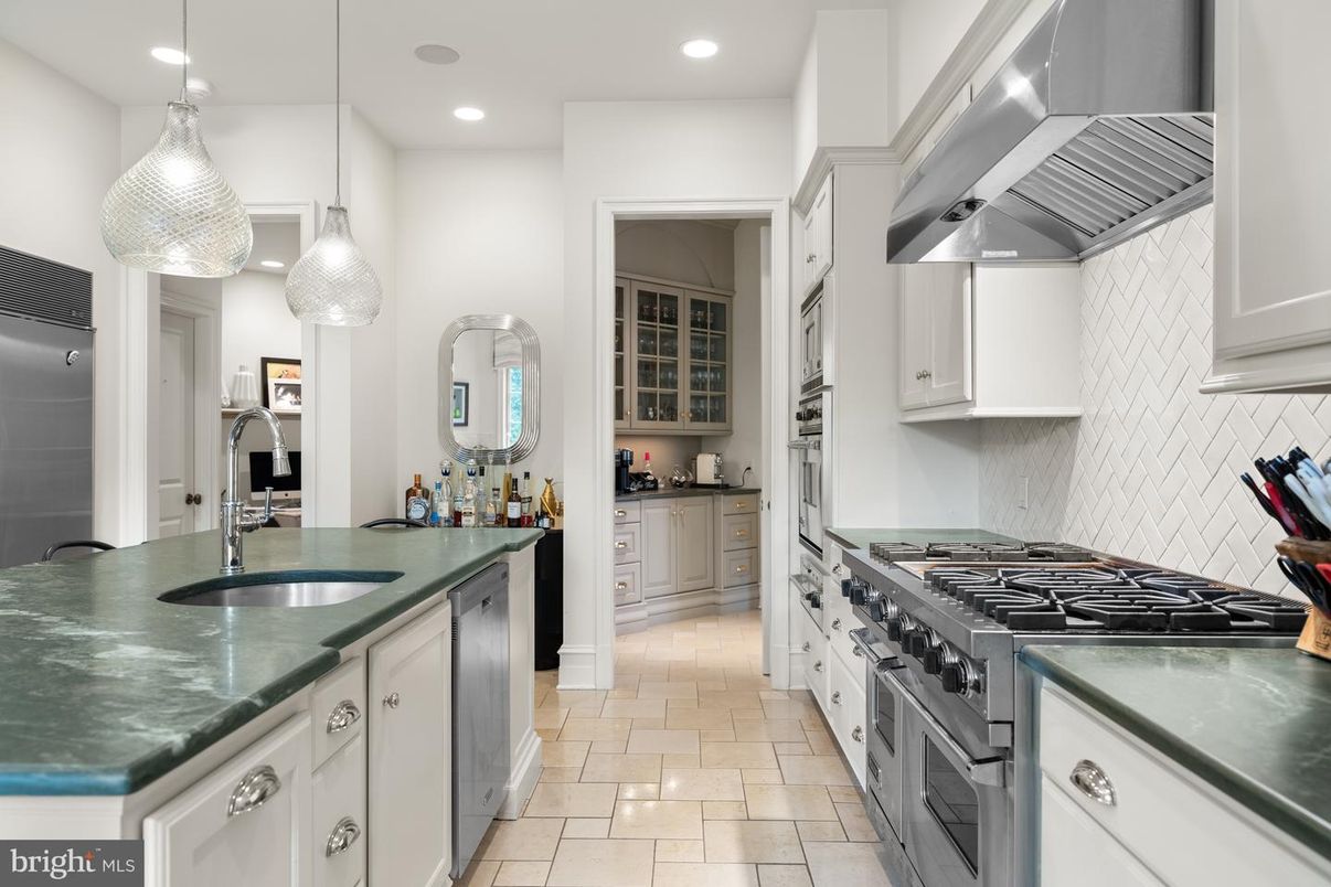 Interior, Kitchen, Pendant Lights, Recessed Lighting, Stainless Steel Appliances