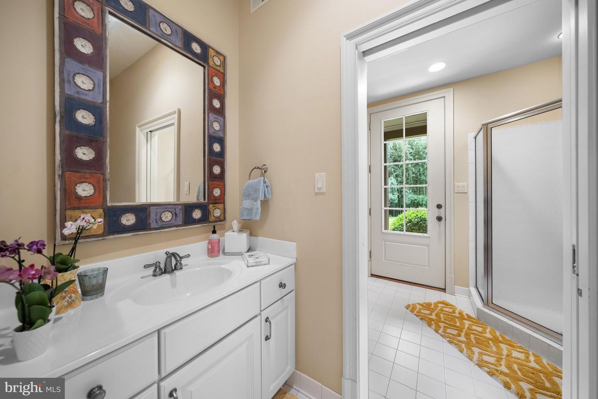 Bathroom, Interior, Recessed Lighting