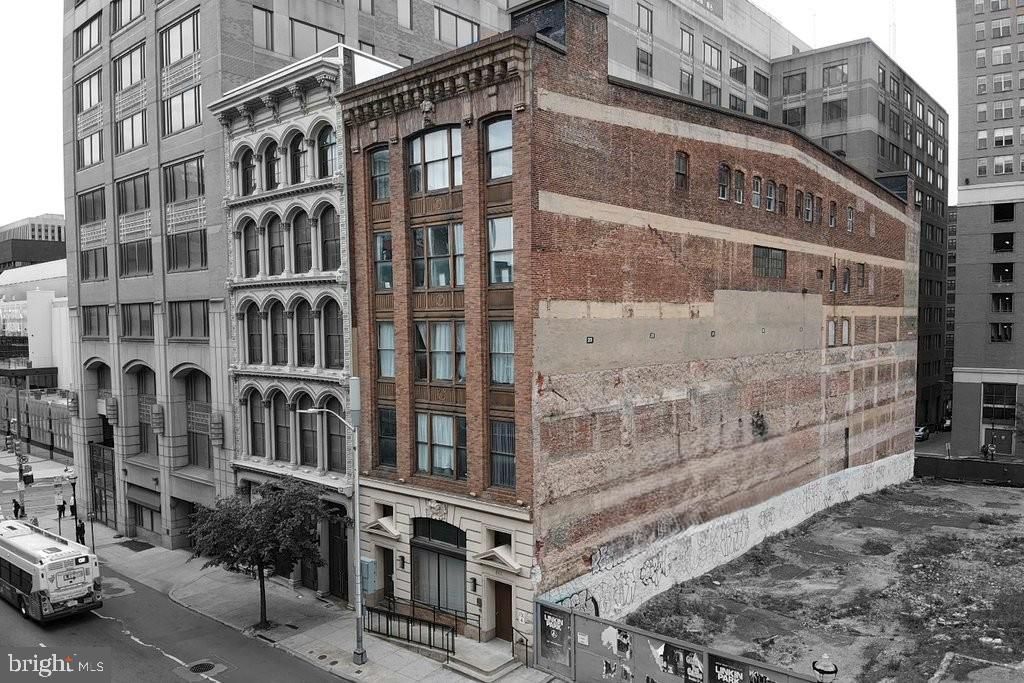 Exterior, Facade, Chicago School