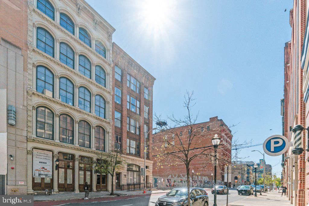 Exterior, Facade, Condo Building